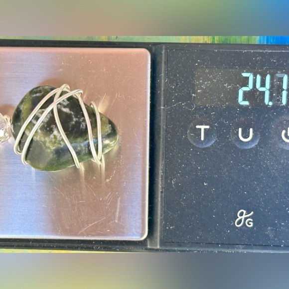 Pendant Necklace Serpentine, Healerite Gemstone Wire Wrapped 16-18’ Chain 5518 G - Picture 11 of 12